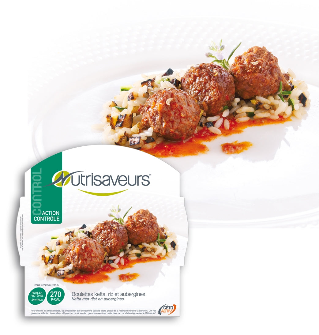 Boulettes de viande (kefta) avec du riz et des aubergines